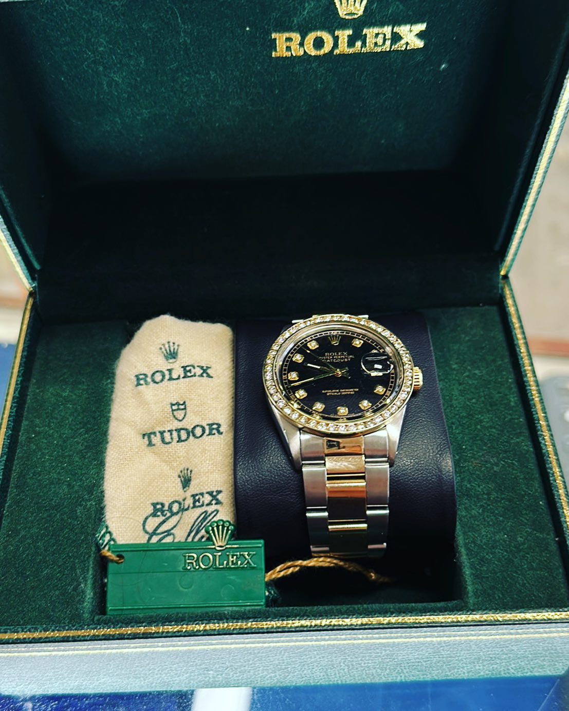 Hello everybody! Stop by international pawn to review our new inventory of high-end luxury watches, such as this Rolex and more!