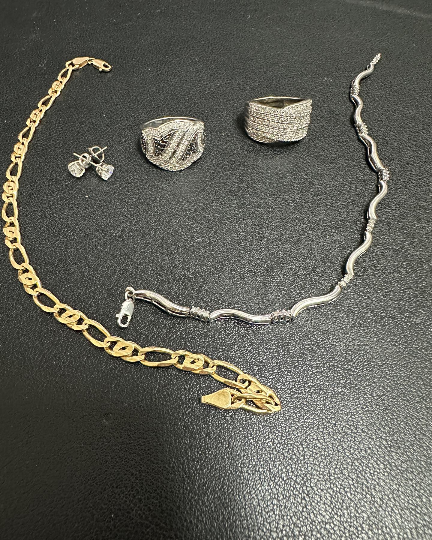 Lots of jewelry coming out for sale! Come check us out #International Pawn 10209 E Colonial Dr Suite 190 Orlando, FL 32817  407-715-6555 Monday-Friday 9am-7pm Saturday-Sunday 10am-3pm